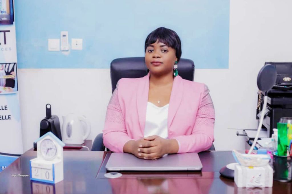 Directrice Générale KAFOUYAT SARL